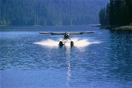 simsearch:700-00052153,k - Hydravion d'atterrissage sur l'eau de l'Alaska, USA Photographie de stock - Rights-Managed, Code: 700-00052154