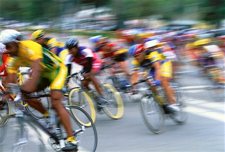 simsearch:700-00027203,k - Blurred View of Bicycle Racing Foto de stock - Con derechos protegidos, Código: 700-00064564
