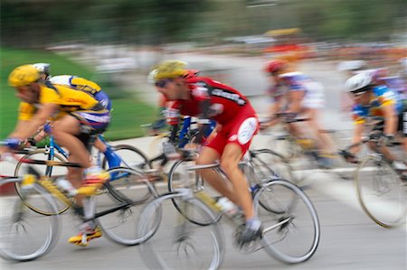 simsearch:700-00027203,k - Blurred View of Bicycle Racing Foto de stock - Con derechos protegidos, Código: 700-00064566