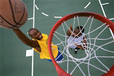 simsearch:700-02698437,k - Vue aérienne des deux hommes jouant au Basketball Photographie de stock - Rights-Managed, Code: 700-00064593