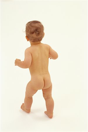 simsearch:700-00608680,k - Rückansicht des nackten Kind gehen Stockbilder - Lizenzpflichtiges, Bildnummer: 700-00065637