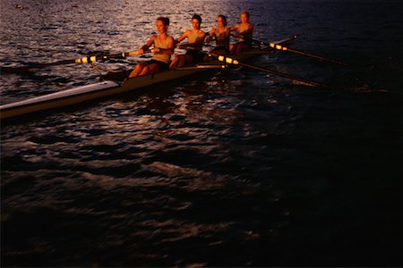 simsearch:700-02620685,k - Weibliche Rowers bei Sonnenuntergang Toronto, Ontario, Kanada Stockbilder - Lizenzpflichtiges, Bildnummer: 700-00066679