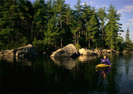 simsearch:700-00081177,k - Homme kayak Belgrade Lakes, Maine, États-Unis Photographie de stock - Rights-Managed, Code: 700-00067108