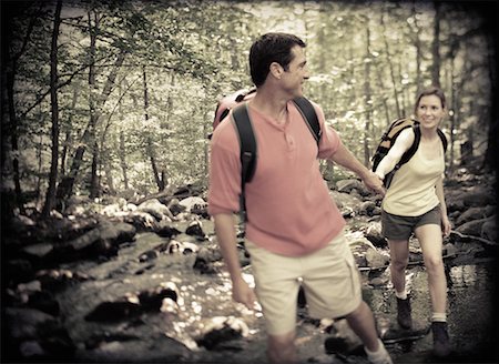 simsearch:700-00066241,k - Couple Hiking over Brook Belgrade Lakes, Maine, USA Foto de stock - Con derechos protegidos, Código: 700-00067293