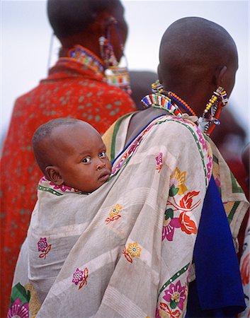 simsearch:873-06440237,k - Deux femmes Masai avec l'enfant à l'extérieur, Kenya, Afrique Photographie de stock - Rights-Managed, Code: 700-00067762