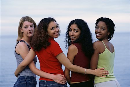 simsearch:700-00086320,k - Group Portrait of Women Outdoors Foto de stock - Direito Controlado, Número: 700-00068009