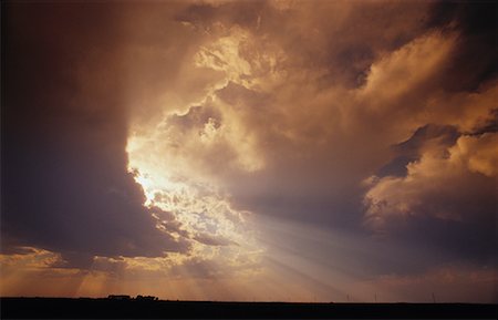 Sonnenstrahlen durch bedeckt Himmel Saskatchewan, Kanada Stockbilder - Lizenzpflichtiges, Bildnummer: 700-00068455