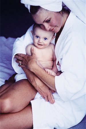 simsearch:700-00074987,k - Mother Wearing Bathrobe, Holding Nude Baby Stock Photo - Rights-Managed, Code: 700-00068963