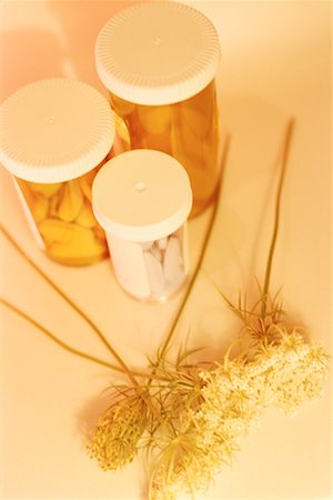 simsearch:600-01646073,k - Pill Bottles and Herbs Stock Photo - Rights-Managed, Code: 700-00069571