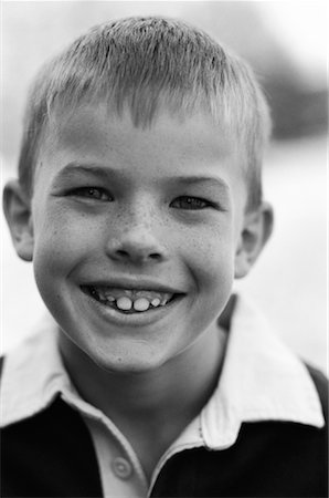 Portrait of Boy Smiling Foto de stock - Con derechos protegidos, Código: 700-00069978
