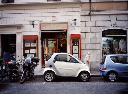 smartcar - Smart Car Parked on Street Rome, Italy Fotografie stock - Rights-Managed, Codice: 700-00062249