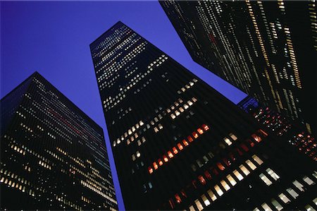 simsearch:700-00066325,k - Looking Up at Office Towers at Night, New York, New York, USA Foto de stock - Con derechos protegidos, Código: 700-00062607