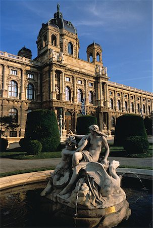 simsearch:700-00183355,k - Brunnen und Museum für Naturgeschichte, Wien, Österreich Stockbilder - Lizenzpflichtiges, Bildnummer: 700-00062659