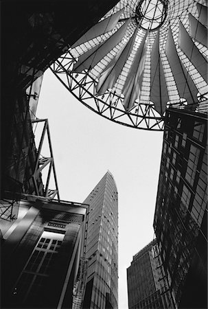 potsdamer platz - Recherche de Structure en forme de Dôme et des bâtiments, la place Potsdamer Berlin, Allemagne Photographie de stock - Rights-Managed, Code: 700-00062681