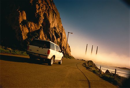 simsearch:693-03317587,k - Back View of Truck on Road near Morro Rock at Sunset with Haze California, USA Stock Photo - Rights-Managed, Code: 700-00062691