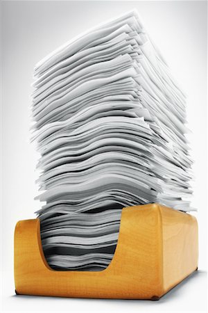 posta in uscita - Stack of Paper in Tray Fotografie stock - Rights-Managed, Codice: 700-00063125