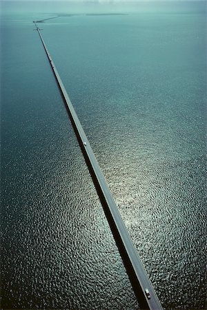 florida keys - Aerial View of Seven Mile Bridge Florida Keys, Florida, USA Foto de stock - Con derechos protegidos, Código: 700-00063467