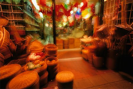 simsearch:700-03439567,k - Blurred View of Wicker Shop in Chinatown Market, Vancouver British Columbia, Canada Fotografie stock - Rights-Managed, Codice: 700-00074678