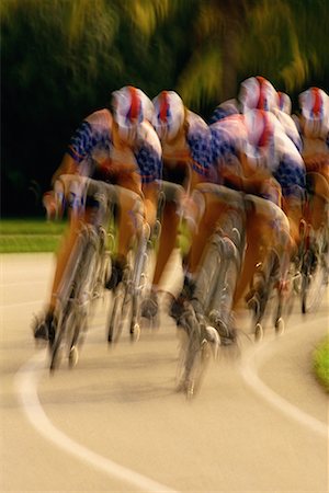 simsearch:600-00948999,k - Vue brouillée de course cycliste Photographie de stock - Rights-Managed, Code: 700-00074731