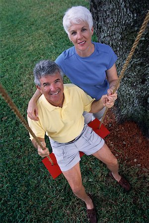 simsearch:700-00037048,k - Portrait de Couple d'âge mûr avec arbre balançoire Photographie de stock - Rights-Managed, Code: 700-00075441
