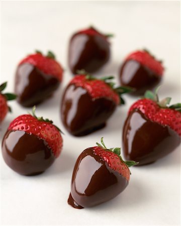 simsearch:700-00514910,k - Chocolate Dipped Strawberries Foto de stock - Direito Controlado, Número: 700-00075738