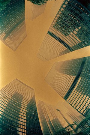 simsearch:700-00152164,k - En regardant vers le haut des tours de bureaux dans le brouillard, Toronto, Ontario, Canada Photographie de stock - Rights-Managed, Code: 700-00076818