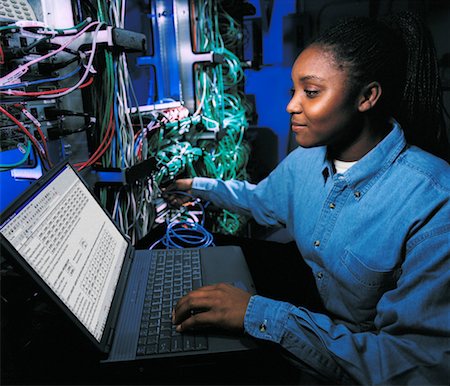 America computers. Мужчина женщина компьютер драйв. Machinist компьютер. Computer Operator salebas2077. Harlan the Technician.