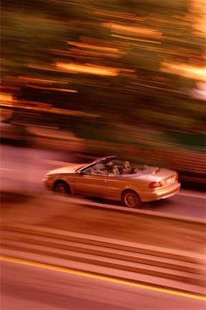 simsearch:700-00069624,k - Blurred View of Convertible on Road Toronto, Ontario, Canada Foto de stock - Con derechos protegidos, Código: 700-00077731