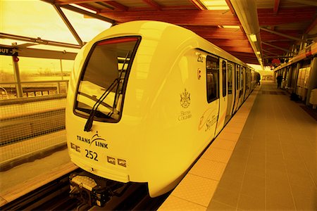 Light Rapid Transit Train Vancouver, Colombie-Britannique Canada Photographie de stock - Rights-Managed, Code: 700-00078052