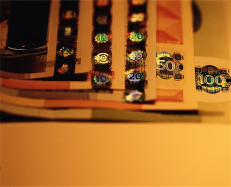 simsearch:700-00047827,k - Nahaufnahme der europäischen Währung mit Geld-Clip Stockbilder - Lizenzpflichtiges, Bildnummer: 700-00078350
