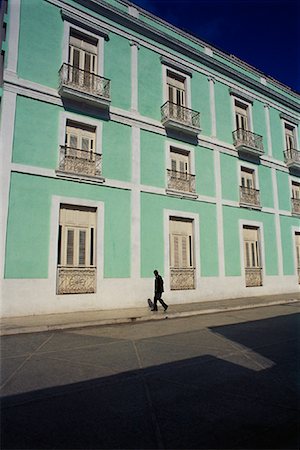 simsearch:700-00078589,k - Man Walking near Santa Clara Convent, Havana, Cuba Foto de stock - Con derechos protegidos, Código: 700-00078616