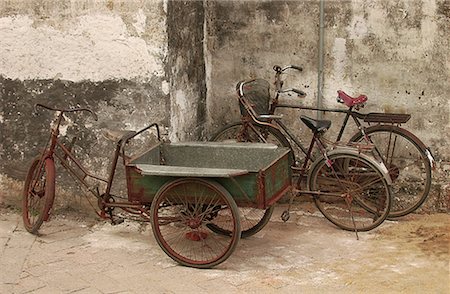 daryl benson and china - Bikes on Street Jiangsu Province, China Stock Photo - Rights-Managed, Code: 700-00079817