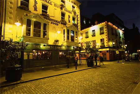 Quartier de Temple Bar à Dublin, en Irlande au crépuscule Photographie de stock - Rights-Managed, Code: 700-00070527