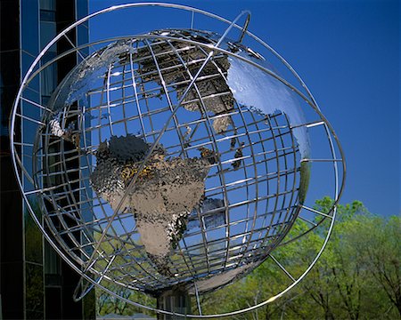 Wire Globe at Trump International Plaza, New York, New York, USA Foto de stock - Con derechos protegidos, Código: 700-00071031