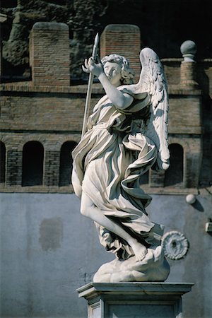 ponte sant' angelo - Statue à Ponte Sant Angelo, Rome, Italie Photographie de stock - Rights-Managed, Code: 700-00071097