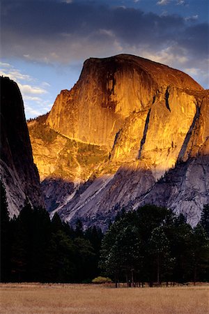Half Dome Yosemite National Park California, USA Foto de stock - Direito Controlado, Número: 700-00071361