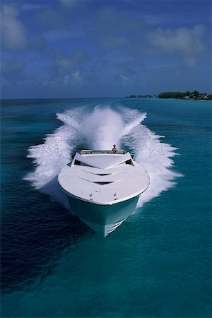 simsearch:700-00064327,k - Femme aux Bahamas en bateau Photographie de stock - Rights-Managed, Code: 700-00071384