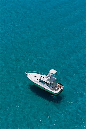 simsearch:700-00064327,k - Vue aérienne de deux Couples sur le bateau de pêche, Bahamas Photographie de stock - Rights-Managed, Code: 700-00071411