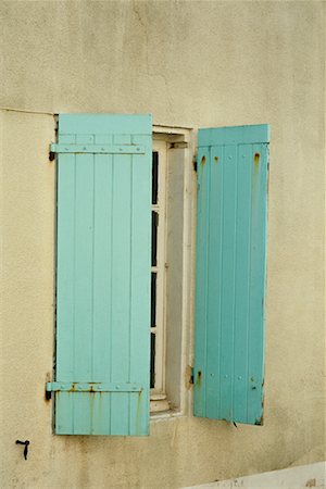 simsearch:700-00072003,k - Window with Shutters St. Martin, Ile de Re, France Fotografie stock - Rights-Managed, Codice: 700-00071996