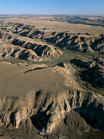simsearch:700-00011509,k - Aerial View of Dinosaur Provincial Park Red Deer, Alberta, Canada Stock Photo - Rights-Managed, Code: 700-00073148