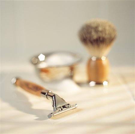 simsearch:700-03014808,k - Razor, Soap and Shaving Brush on Tiles Fotografie stock - Rights-Managed, Codice: 700-00073263