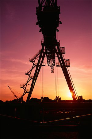 simsearch:700-00066600,k - Silhouette of Industrial Crane At Sunset Foto de stock - Con derechos protegidos, Código: 700-00073746