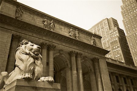 simsearch:600-00041175,k - Lion Statue and New York Public Library New York, New York, USA Foto de stock - Con derechos protegidos, Código: 700-00084741