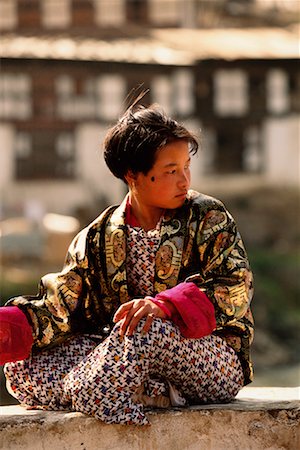 punakha dzong - Femme assise en plein air au Bhoutan Festival Punakha Dromche Photographie de stock - Rights-Managed, Code: 700-00085194