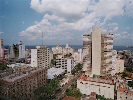 simsearch:862-03352546,k - Vue de la ville de la Havane Habana Libre Photographie de stock - Rights-Managed, Code: 700-00086765