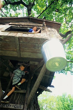friends and buckets - Boys in Tree House Stock Photo - Rights-Managed, Code: 700-00088196