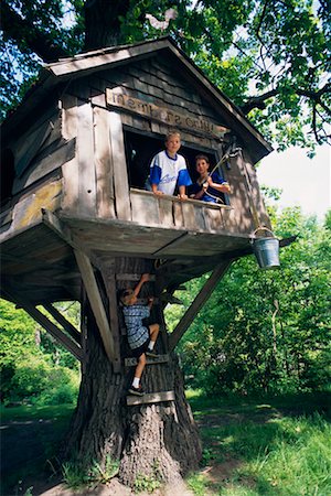 Boys Playing in Tree House Stock Photo - Rights-Managed, Code: 700-00088812