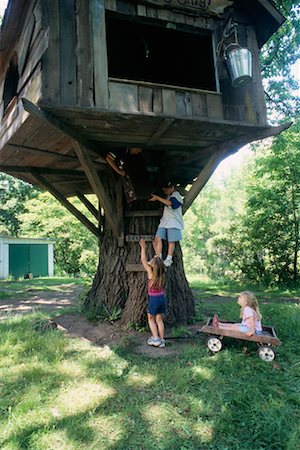 Children and Tree House Stock Photo - Rights-Managed, Code: 700-00088822