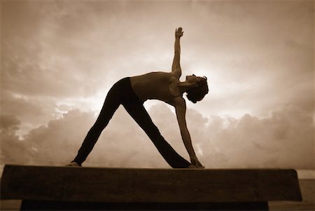 fitness black and white - Woman Practising Yoga Foto de stock - Con derechos protegidos, Código: 700-00089816