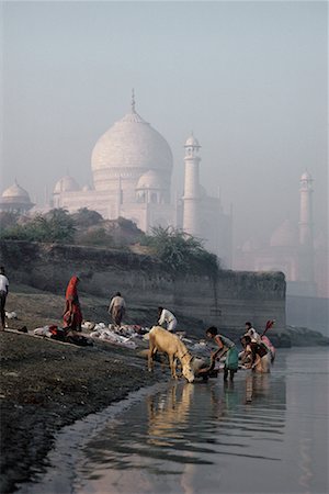 simsearch:700-00521091,k - People Washing Up in Shore by Taj Mahal and Fatehpur Sikri Agra, India Stock Photo - Rights-Managed, Code: 700-00080202